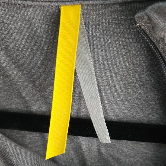 Lole Charcoal Long-Sleeve Lightweight Sweatshirt - Cute w/leggings - Picture 2 of 7